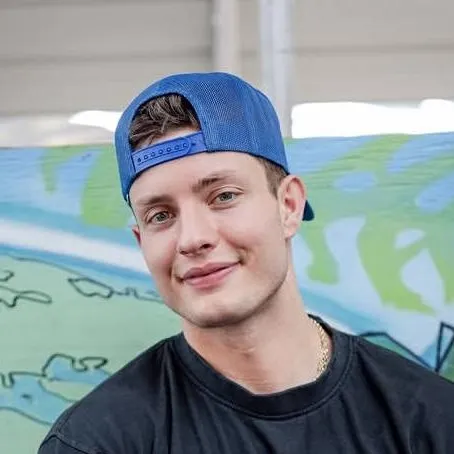 chat with ai character: Matt Rife