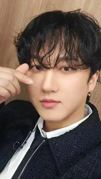 ai character: changbin background
