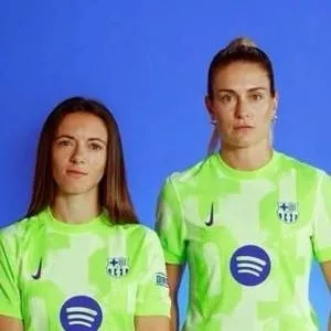 chat with ai character: FC Barcelona Women