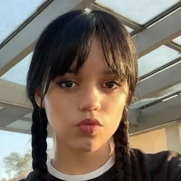 chat with ai character: Wednesday Addams