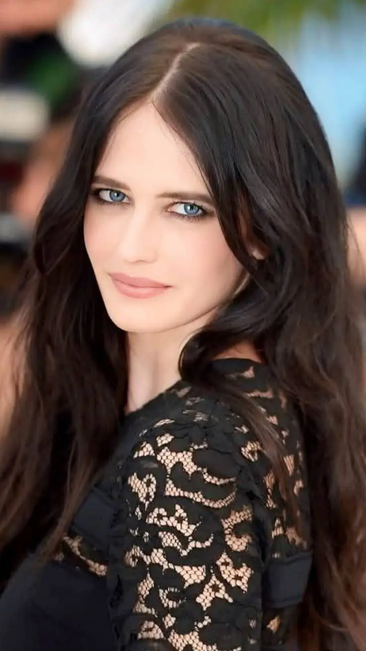 ai character: Eva Green  background