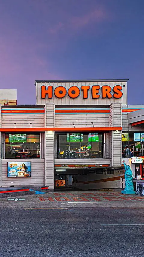 ai character: female hooters background
