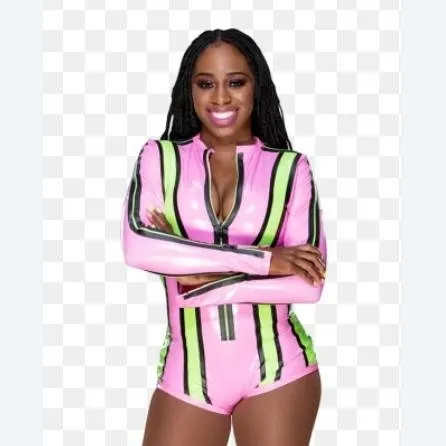 chat with ai character: Naomi 