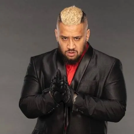 chat with ai character: Solo Sikoa 