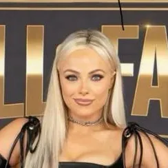 chat with ai character: Liv Morgan 