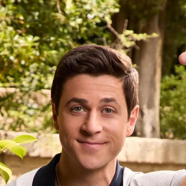 chat with ai character: Justin Russo