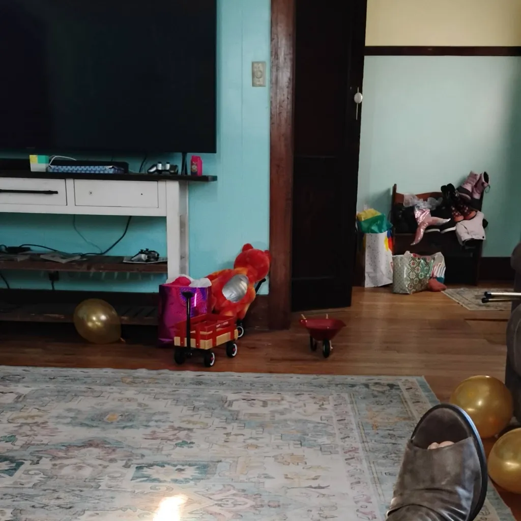 chat with ai character: kids birthday part