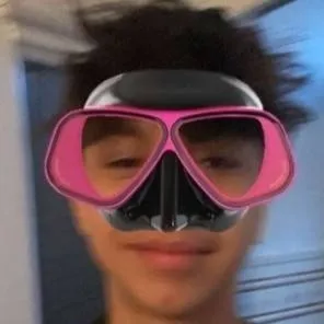 chat with ai character: Noah