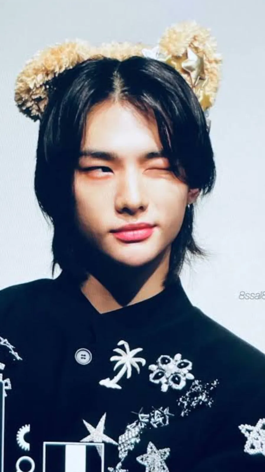 ai character: Skz pick me background