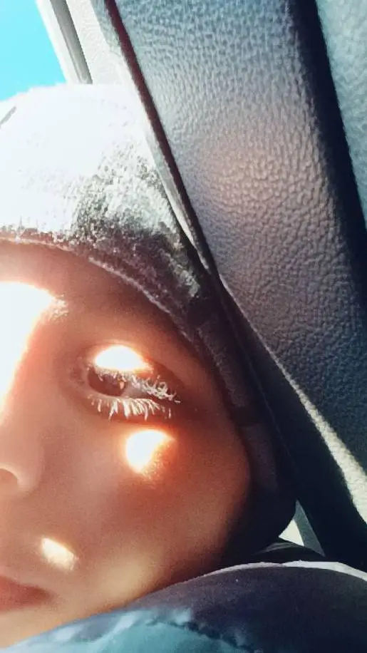 ai character: st eddie plays vr background