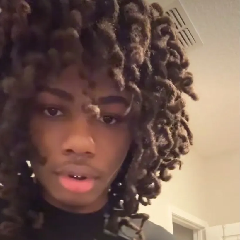 chat with ai character: jah.😐