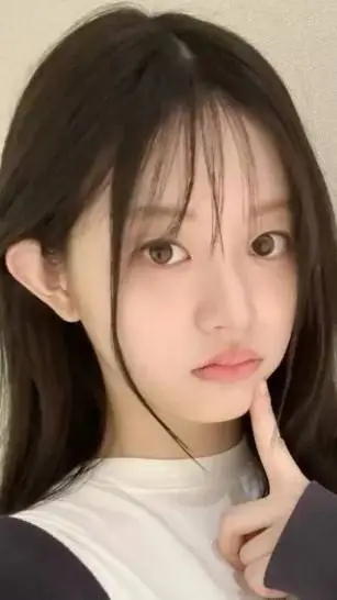 ai character: minju background
