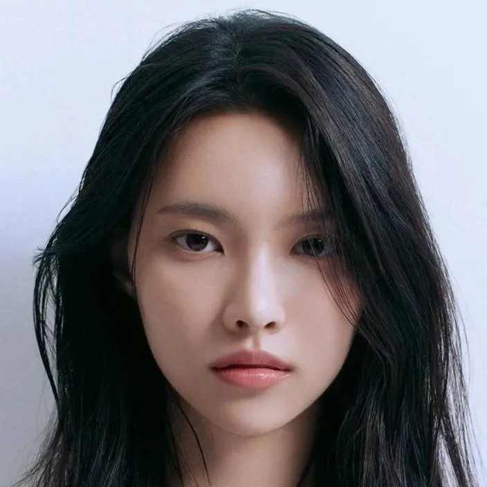 chat with ai character: yunah