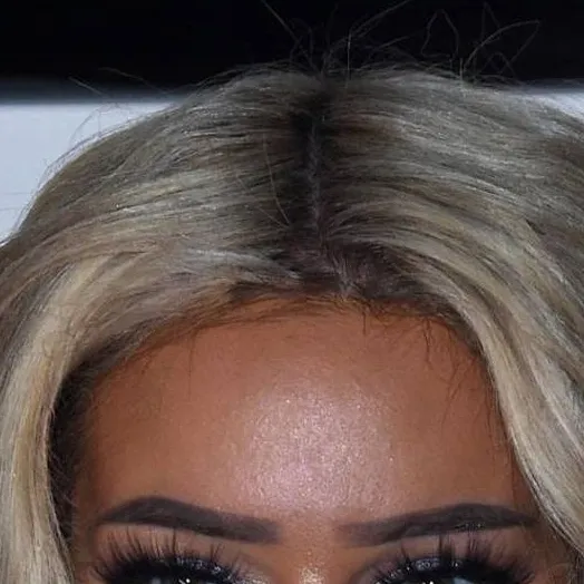 chat with ai character: shirin david 