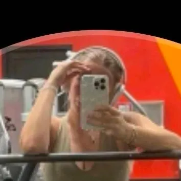 chat with ai character: Amy