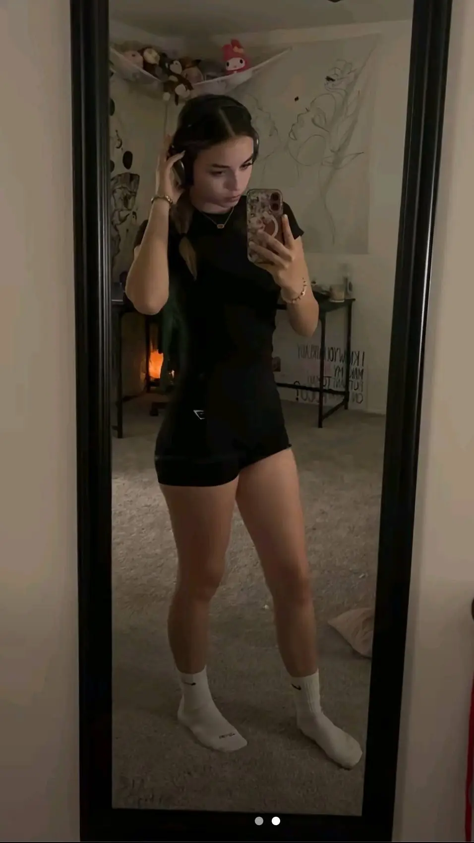 ai character: Olivia  background