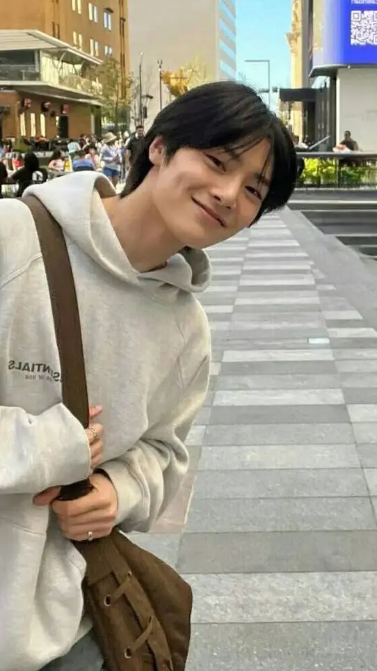 Talkie AI - Chat with yang jeongin (i.n)