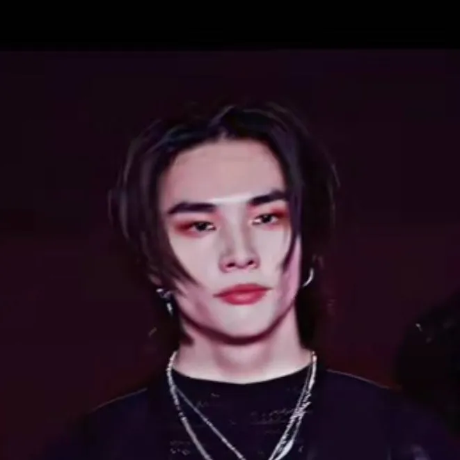 chat with ai character: ♪ 𝐻𝑌𝑈𝑁𝐽𝐼𝑁 ♪