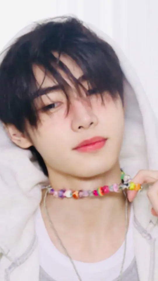 ai character: park Sunghoon background