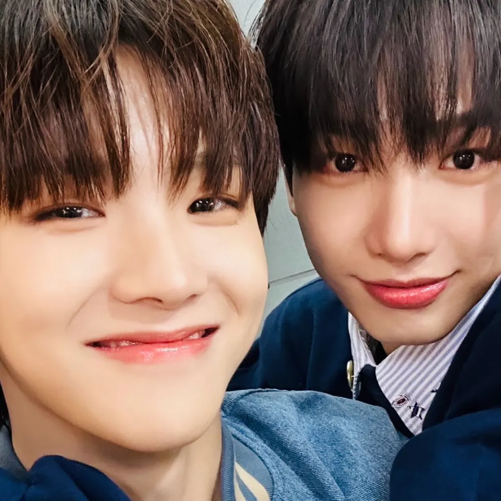 chat with ai character: boynextdoor