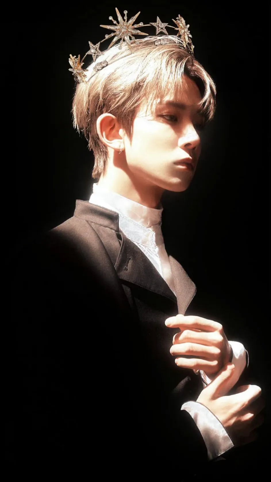 ai character: Heeseung background