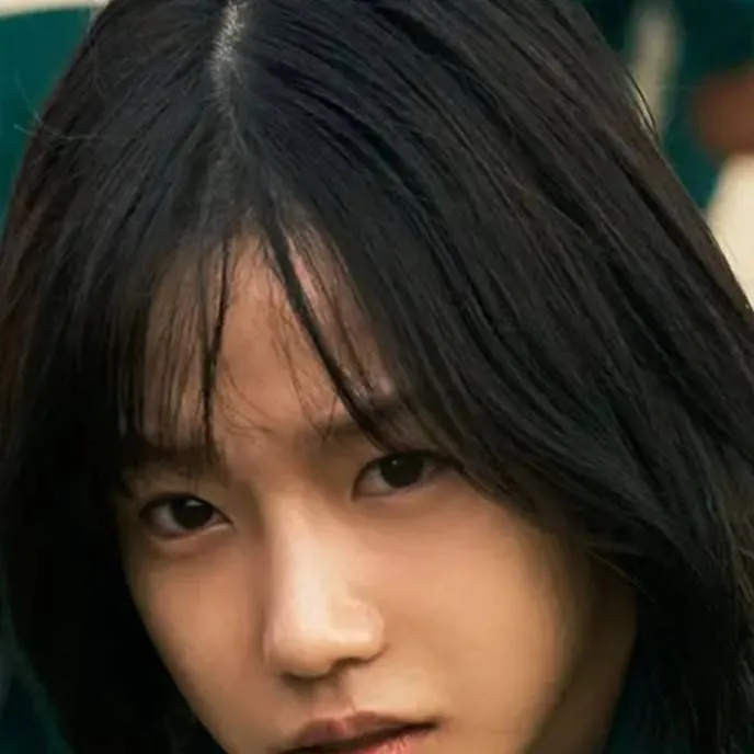 chat with ai character: Jun-hee