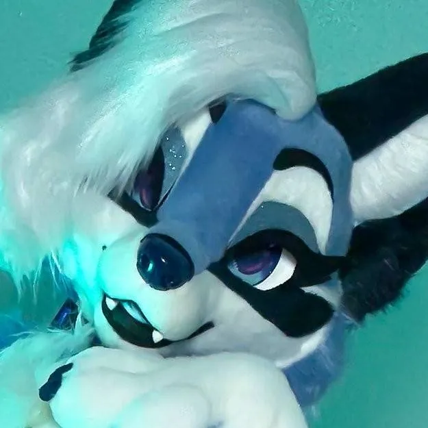 chat with ai character: Icey