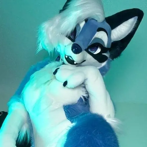 chat with ai character: Icey