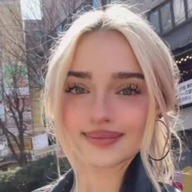 chat with ai character: honeypuu 
