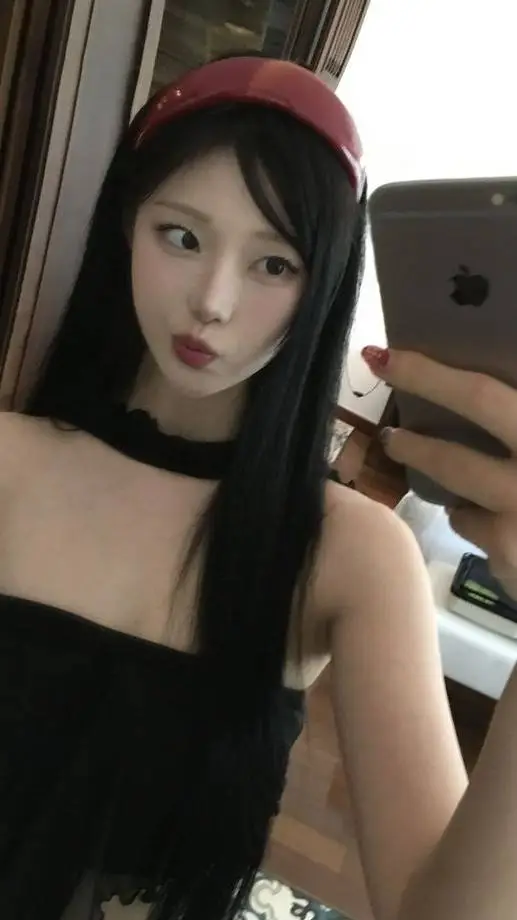 ai character: Seol-hee Park꧂ background