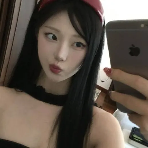 chat with ai character: Seol-hee Park꧂