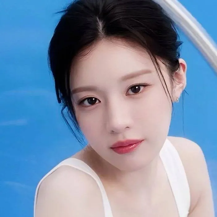 chat with ai character: Ji soo jieun꧂