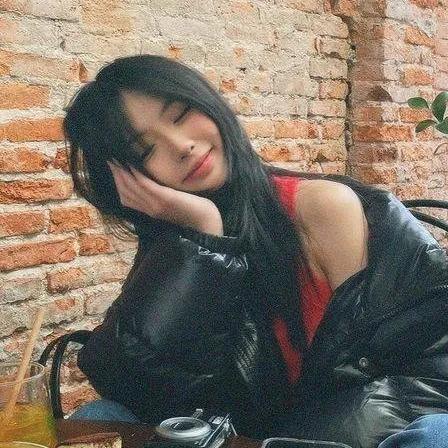 chat with ai character: Siyu Park Kyun꧂