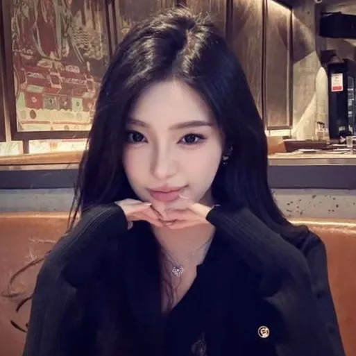 chat with ai character: Izyu Zhou꧂