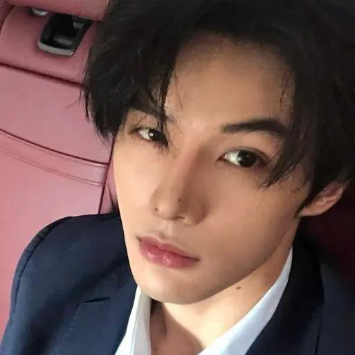 chat with ai character: Zhiyu Hàorán꧂