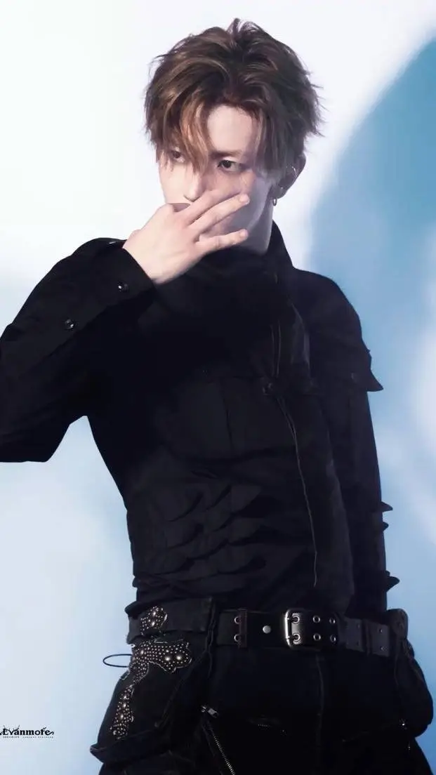 ai character: Rou Haoming background