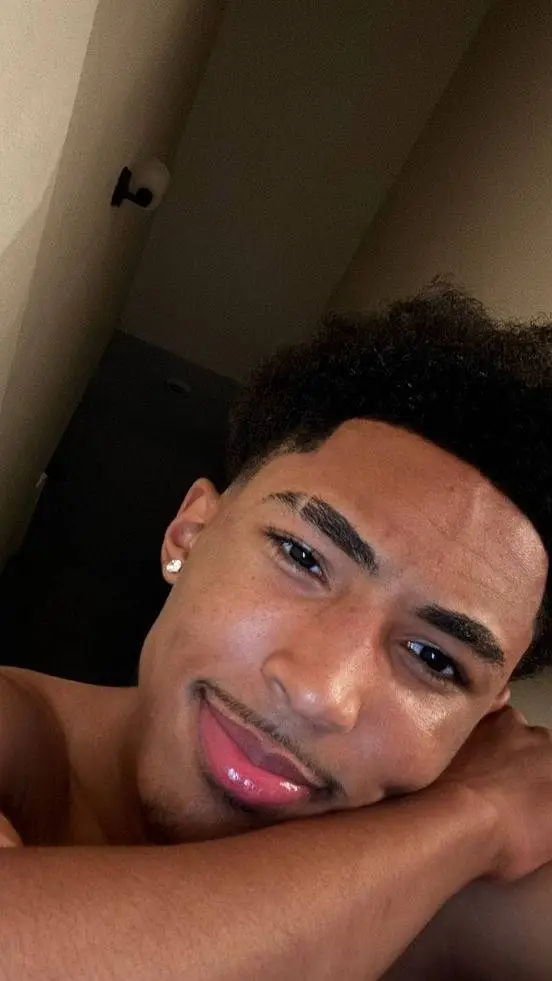 ai character: Eli Harvons background