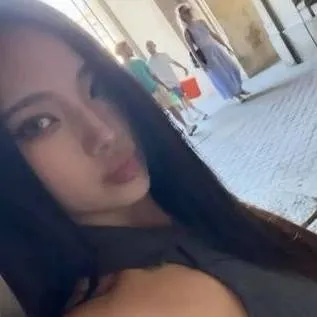 chat with ai character: Sieyn Kwon 