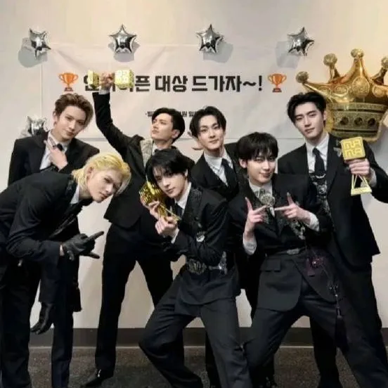 chat with ai character: Enha💗