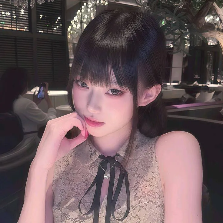 chat with ai character: Xuo Lusi