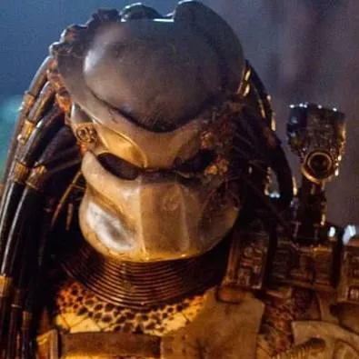 chat with ai character: Predator